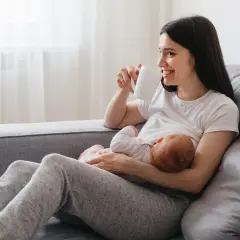 Kiedy pierwszy okres przy karmieniu piersią? Oto wszystko, co musisz wiedzieć