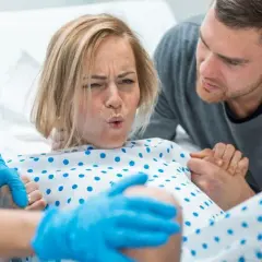Czy trzeci poród mniej boli? Fakty i mity o bólu porodowym