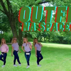 Idealny outfit na spacer: Jak ubrać się wygodnie i stylowo