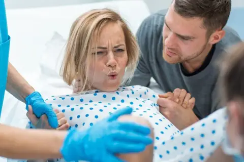 Czy trzeci poród mniej boli? Fakty i mity o bólu porodowym