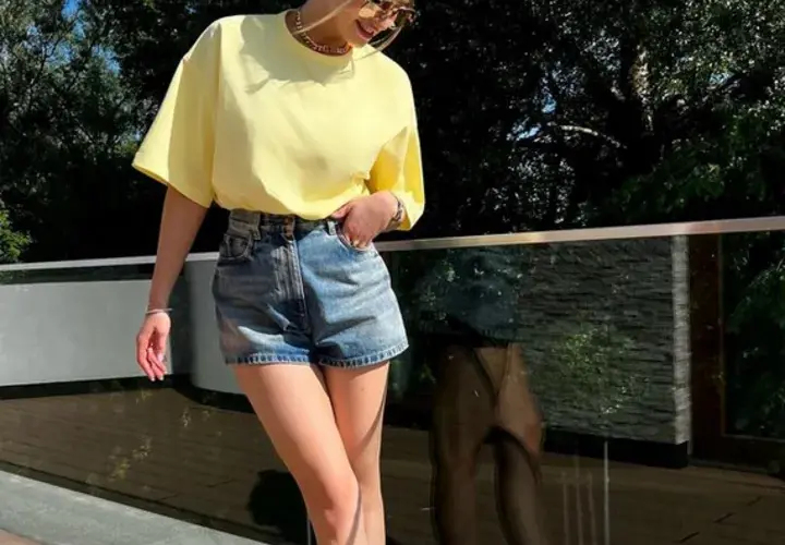 Modne i wygodne outfity na wakacje: 10 stylizacji na lato