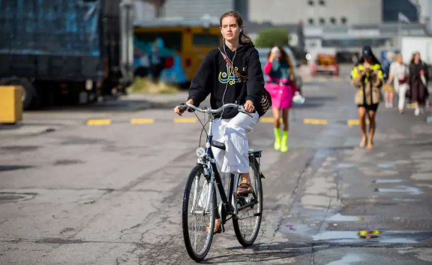 Outfit na rower: jak ubrać się wygodnie i bezpiecznie na jazdę