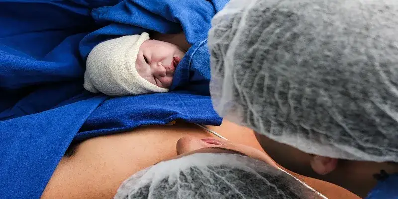 Zdjęcie Czy poród jest niebezpieczny? Poznaj ryzyka i zagrożenia dla matki i dziecka
